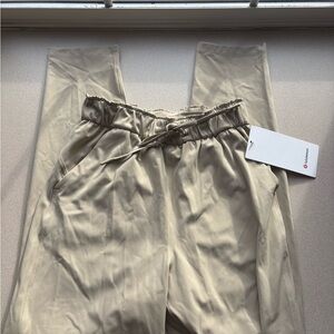 New Lululemon Beige Keep Moving 7/8  Pants